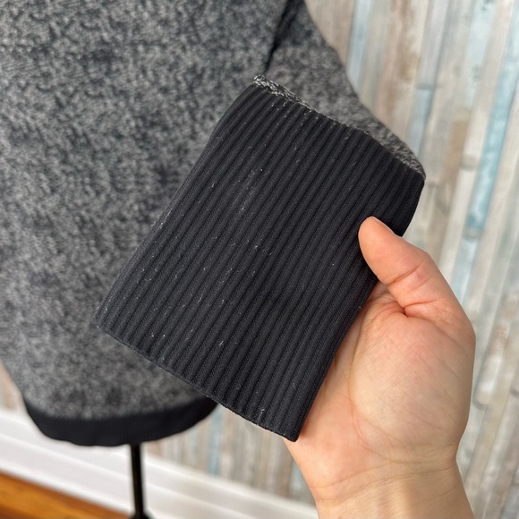 Lululemon 12 Black White Ribbed Run Rest Less Pullover Top Athletic Luxtreme - Picture 5 of 5